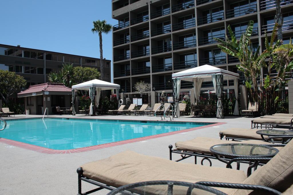 Howard Johnson By Wyndham Fullerton/Anaheim Conference Cntr Eksteriør billede