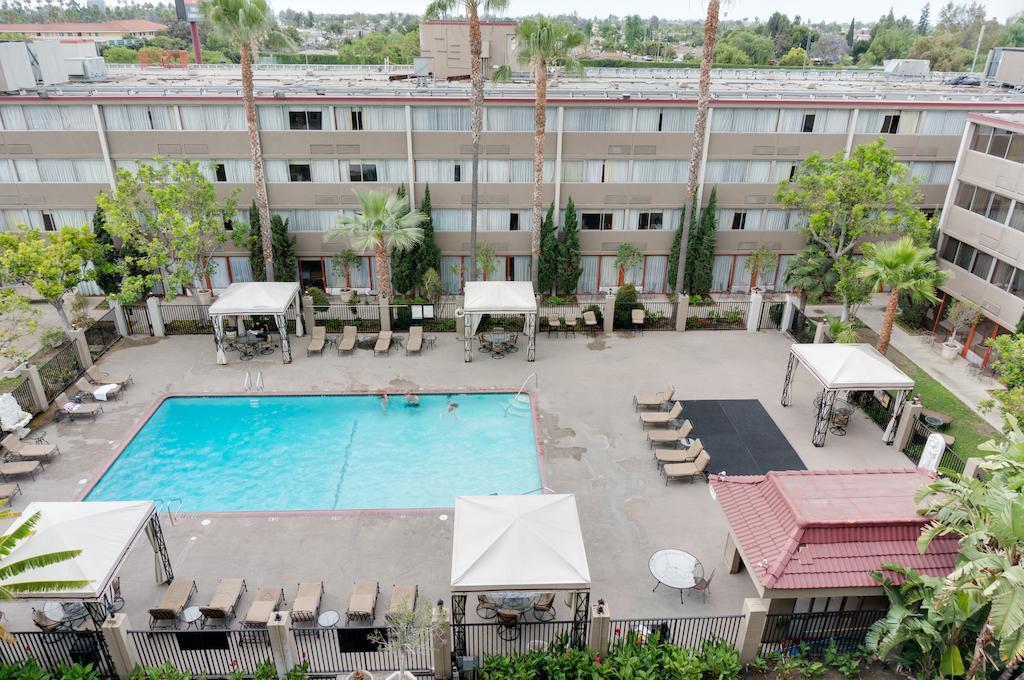 Howard Johnson By Wyndham Fullerton/Anaheim Conference Cntr Eksteriør billede