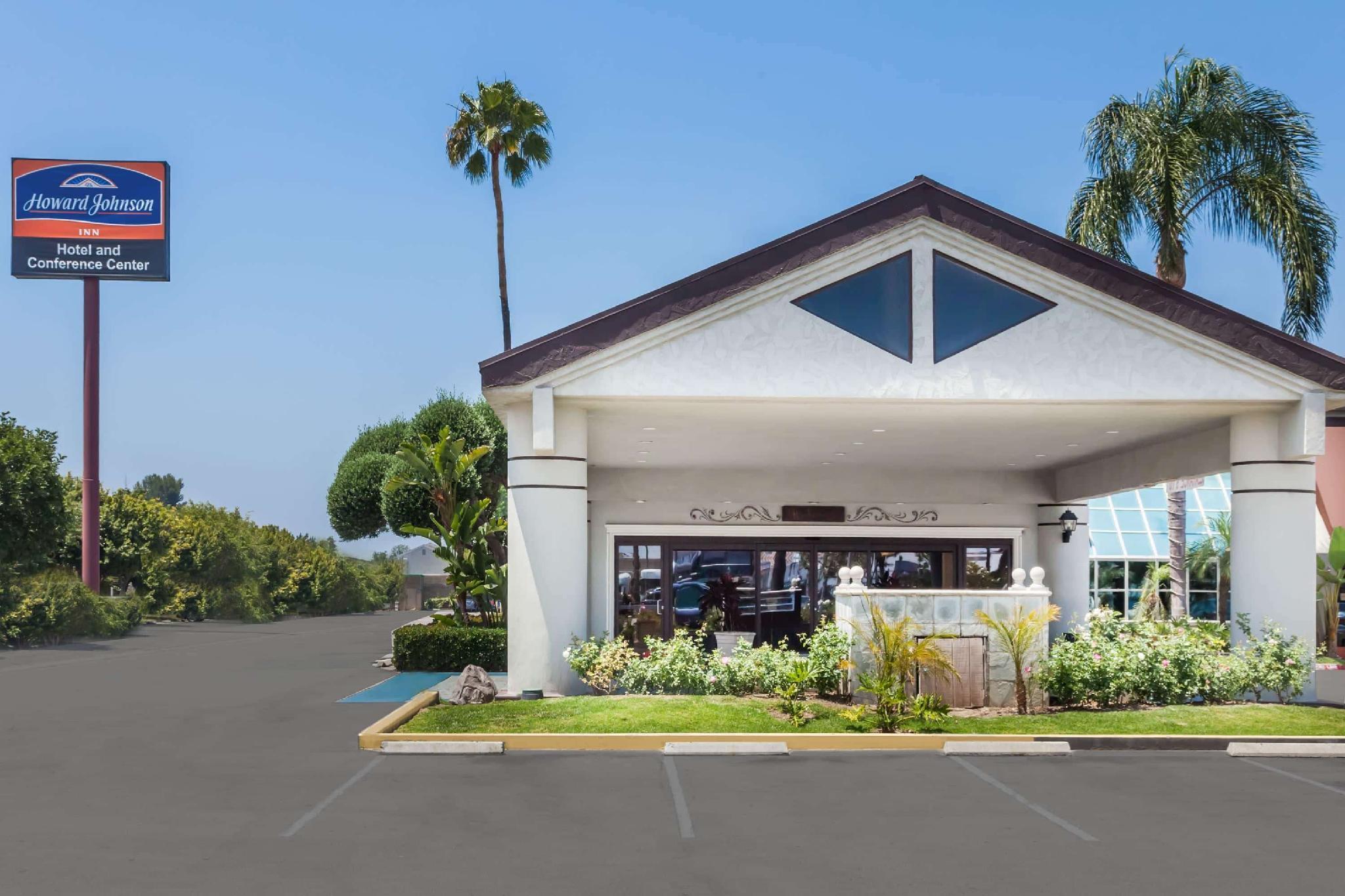 Howard Johnson By Wyndham Fullerton/Anaheim Conference Cntr Eksteriør billede